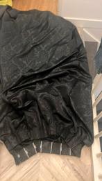 Gordijn, Huis en Inrichting, Stoffering | Gordijnen en Lamellen, Ophalen of Verzenden, Zo goed als nieuw, Zwart, 200 cm of meer