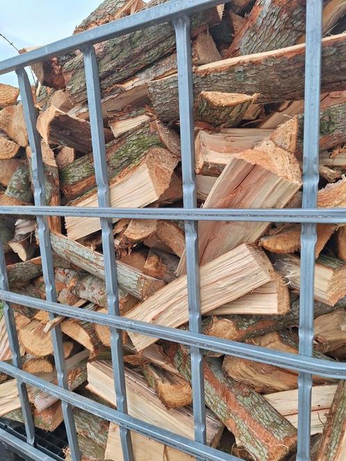 Gekloofd naaldhout te koop, vers gekloofd, Tuin en Terras, Haardhout, Blokken, Overige houtsoorten, Ophalen of Verzenden