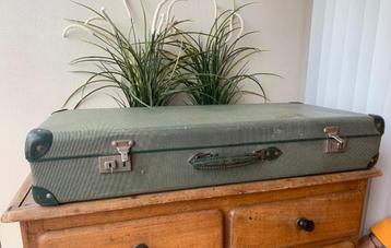 Leuke Retro Groene Koffer beschikbaar voor biedingen