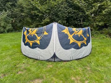 Slingshot kite 9m 2008 beschikbaar voor biedingen