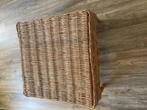 Rotan poef, Huis en Inrichting, Banken | Voetenbanken en Poefen, Ophalen, Gebruikt, Riet of Rotan, 50 tot 75 cm