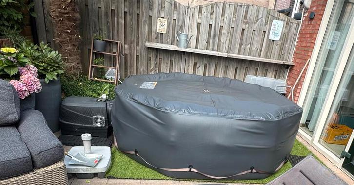 Intex Pure Spa Beschermhoes - Ø 221 cm, Tuin en Terras, Bubbelbaden en Hottubs, Zo goed als nieuw, Opblaasbaar, Afdekzeil, Ophalen