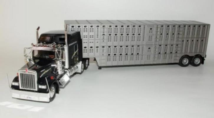 Kenworth W900 1991 VEETRANSPORT schaal 1/43 US trucks # 59, Hobby en Vrije tijd, Modelauto's | 1:43, Nieuw, Bus of Vrachtwagen