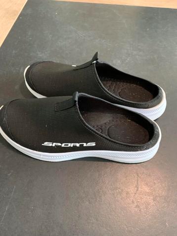 Sport Slippers Heren Maat 43 beschikbaar voor biedingen