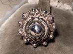 PRACHTIGE ZILVEREN ZEEUWSE KNOP BROCHE GEKEURD MET ZWAARTJE, Sieraden, Tassen en Uiterlijk, Verzenden, Zilver, Broche
