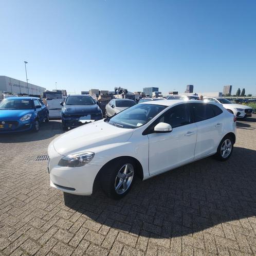 Volvo V40 2.0 T2 122PK 2015 Wit, Auto's, Volvo, Particulier, V40, Airbags, Airconditioning, Bluetooth, Centrale vergrendeling