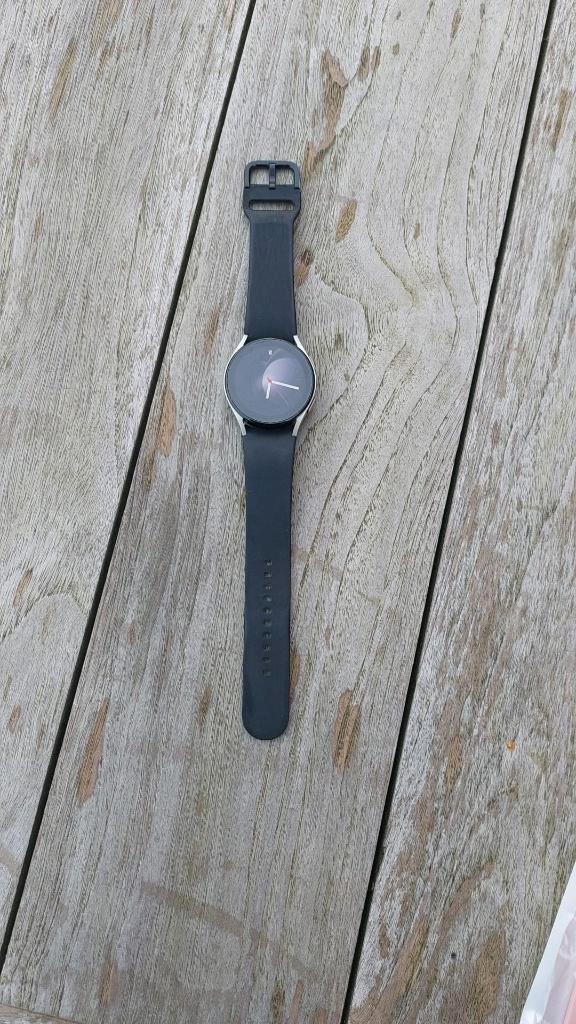 Samsung Galaxy Watch 5, Sieraden, Tassen en Uiterlijk, Smartwatches, Zo goed als nieuw, Android, Zilver, Afstand, Calorieverbanding