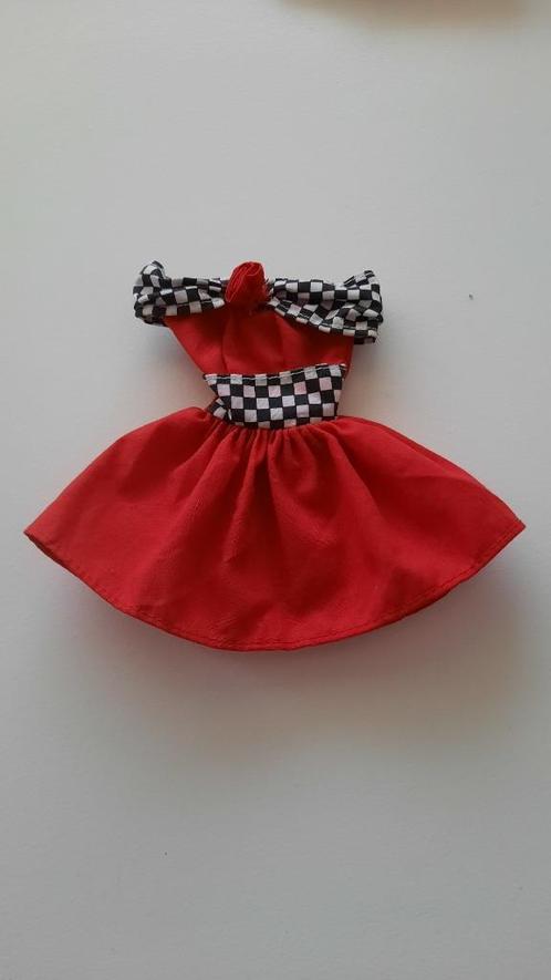 Barbie jurkje, Verzamelen, Poppen, Zo goed als nieuw, Kleertjes, Ophalen of Verzenden