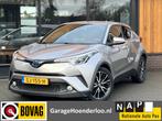 Toyota C-HR 1.8 Hybrid Dynamic Camera, Navigatie, Stoelverw., Auto's, Te koop, Zilver of Grijs, 122 pk, 73 €/maand