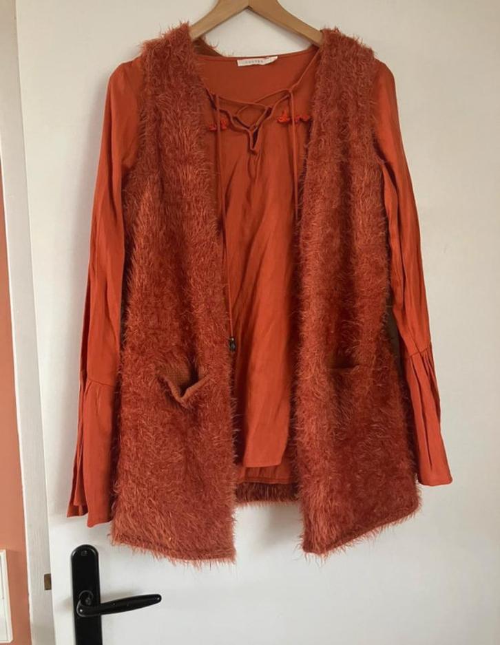 Najaar teddy gilet en terracotta bloesje boho S, Kleding | Dames, Truien en Vesten, Zo goed als nieuw, Maat 36 (S), Oranje, Ophalen of Verzenden