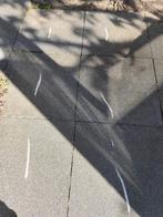 Gezocht: Antraciet 60x60 beton tegels (gratis/kleine prijs), Ophalen of Verzenden