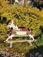 Antiek hobbelpaard, Ophalen