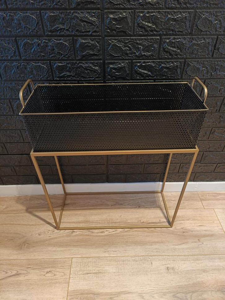 Tafel/Mand kastje, Huis en Inrichting, Tafels | Bijzettafels, Zo goed als nieuw, Rechthoekig, 60 cm of meer, 55 tot 75 cm, Metaal of Aluminium