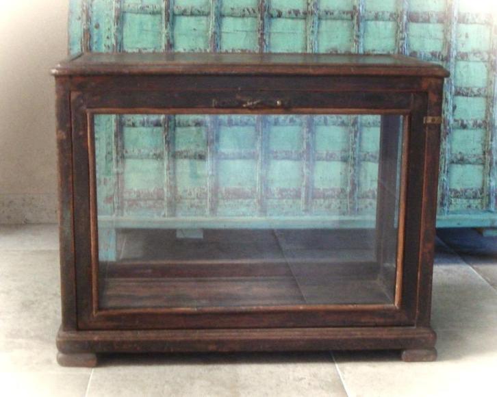 Engeland vitrinekastje 19e eeuw, Antiek en Kunst, Curiosa en Brocante, Ophalen