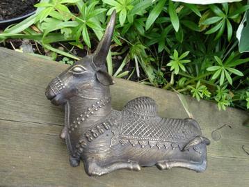 Bronzen nandi, heilige koe, India, Indiaas brons 20 x 15 x 8 beschikbaar voor biedingen