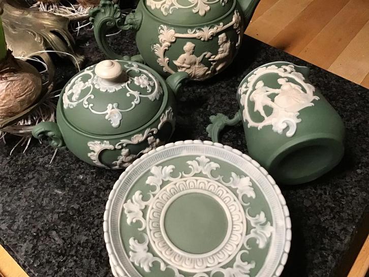 Antiek Jasperware Servies, Antiek en Kunst, Antiek | Keramiek en Aardewerk, Ophalen of Verzenden
