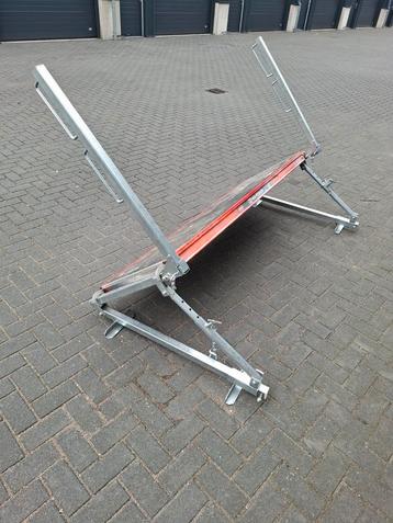 Schuindak steiger tbv (schoorsteen/dakkapel) topstaat  beschikbaar voor biedingen
