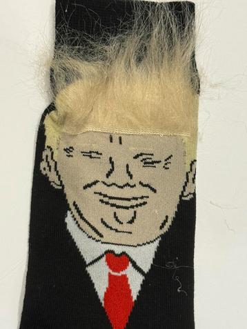 Trump Sokken met Gezicht en Blond Haar – Hilarisch Cadeau! beschikbaar voor biedingen