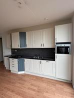 Trendy wit / grijze keuken met inbouwapparatuur, Huis en Inrichting, Keuken | Complete keukens, Ophalen, Gebruikt, Wit, Overige typen