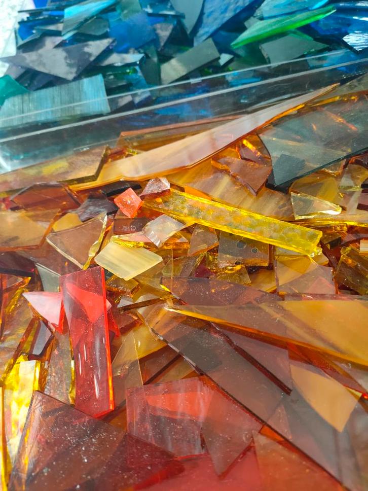 Glas voor Tiffany of Mozaïek - 3,5 á 4 kg Diverse Kleuren, Hobby en Vrije tijd, Knutselen, Nieuw, Materiaal, Ophalen of Verzenden