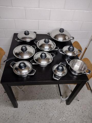 9 delig pannenset AMC beschikbaar voor biedingen