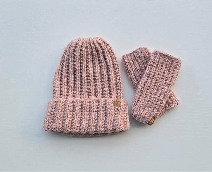 Handgebreide Muts & Polswarmers, Kleding | Dames, Mutsen, Sjaals en Handschoenen, Nieuw, Muts, Maat 38/40 (M), Ophalen of Verzenden