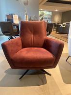 Draaifauteuil in het microleder wijnrood, Ophalen, Sommelsdijkse haven 19, Info@vissermeubelen.nl, Nieuw