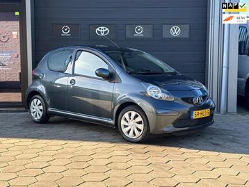Toyota Aygo 1.0-12V + - 2e Eigenaar - Lage km/N.a.p. - Airco beschikbaar voor biedingen