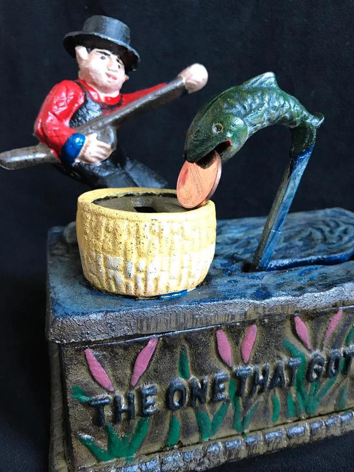 Spaarpot  Vis-Visser, Verzamelen, Spaarpotten, Zo goed als nieuw, Overige thema's, Metaal of Blik, Ophalen of Verzenden