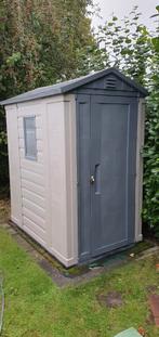 Prachtig keter huisje inclusief toilet met verhoogde toiletb, Ophalen of Verzenden, Zo goed als nieuw, Kunststof