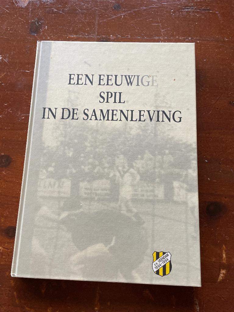 Veendam voetbalclub boeken, Verzamelen, Ophalen of Verzenden, Zo goed als nieuw, Overige binnenlandse clubs, Boek of Tijdschrift