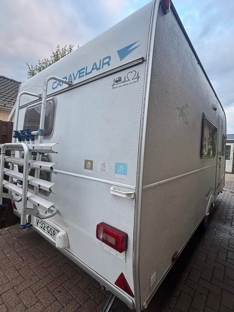 Nette! Caravelair met kinder kamer en voortent en luifel, Caravans en Kamperen, Bedrijf, Treinzit, 4 tot 5 meter, Vast bed
