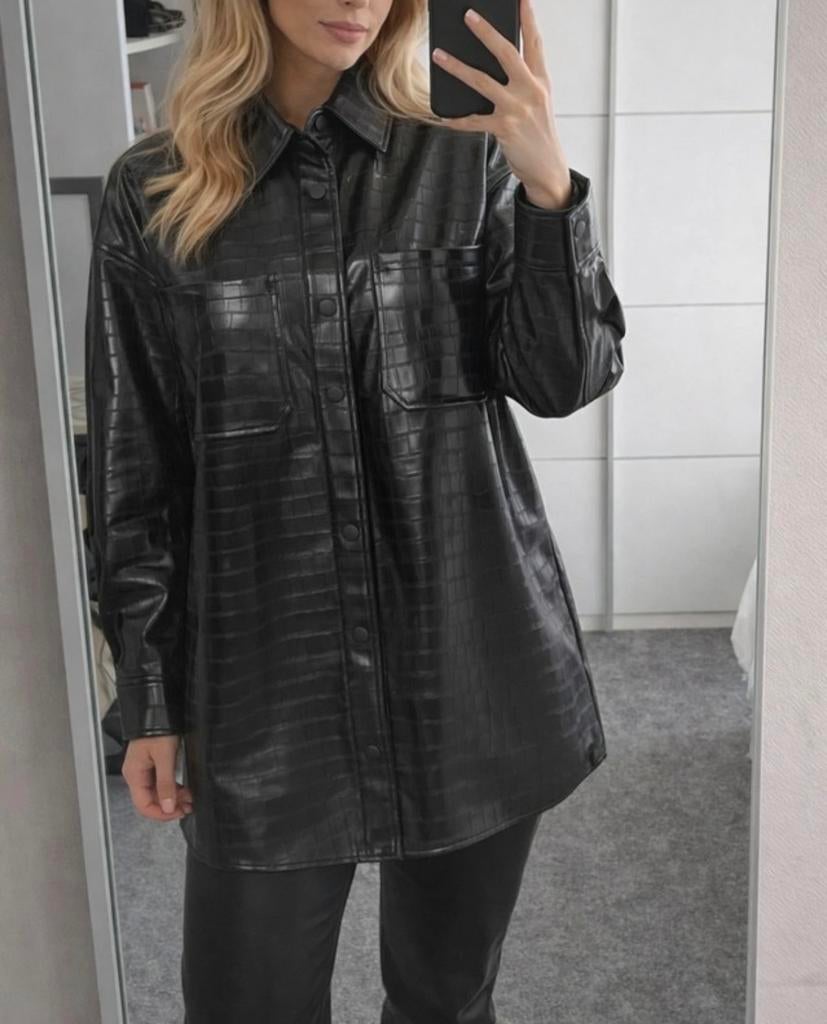 H&M Leren Blouse met krokodillenprint, Kleding | Dames, Blouses en Tunieken, Ophalen of Verzenden, Gedragen, Maat 36 (S), Zwart