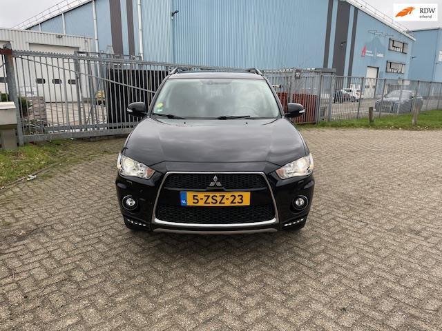 Mitsubishi Outlander 2.2 DI-D Instyle AUTOMAAT ! 7 ZITS, Auto's, Mitsubishi, Te koop, Outlander, 4x4, ABS, Airbags, Airconditioning