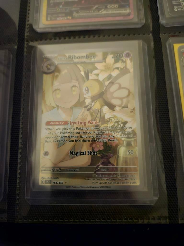 Pokemon Lillie's Ribombee 164/159 Journey Toghter, Ophalen of Verzenden, Zo goed als nieuw, Losse kaart, Foil