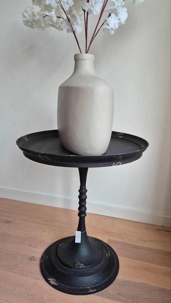 Nieuwe zwarte metalen bijzettafel / wijntafel, Huis en Inrichting, Tafels | Bijzettafels, Nieuw, Rond, 60 cm of meer, 55 tot 75 cm