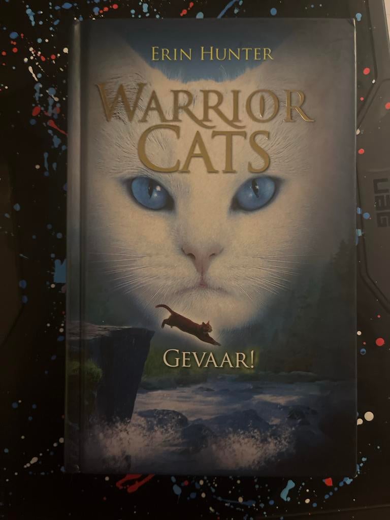 Warrior Cats: Gevaar! (Deel 6) - Erin Hunter, Boeken, Ophalen of Verzenden, Zo goed als nieuw, Fictie algemeen