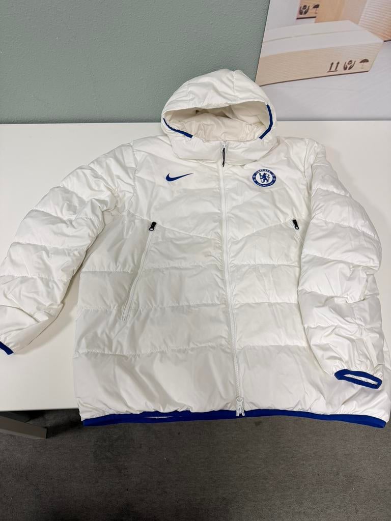 Nike Chelsea Player Issue Puffer Jas XXL Wit zeldzaam Jacket, Verzamelen, Buitenlandse clubs, Shirt, Ophalen of Verzenden, Zo goed als nieuw