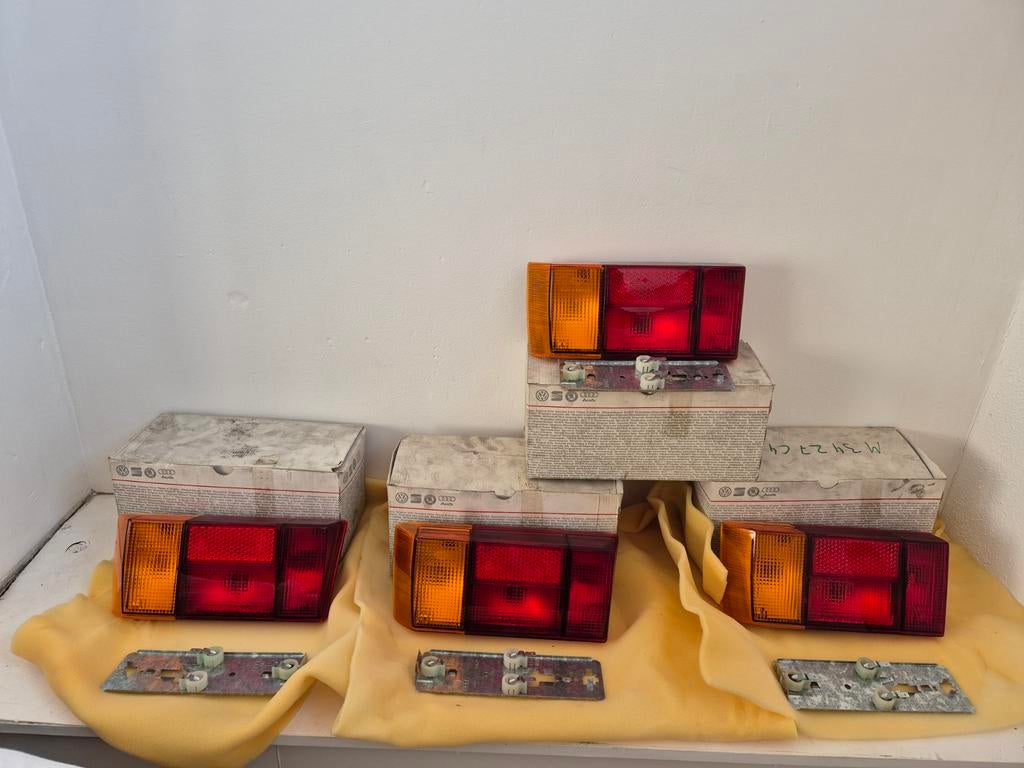 4X NOS GOLF MK1 GTI POSTGOLF CABRIO HELLA LINKER ACHTERLICHT, Ophalen, Nieuw, Volkswagen