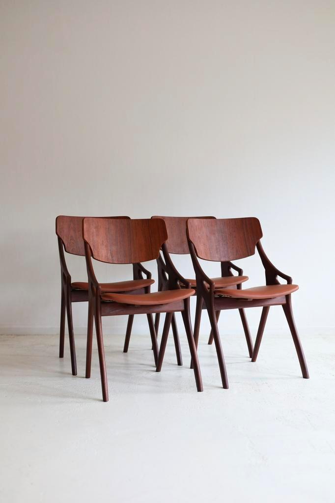Set van 4 Arne Hovmand-Olsen eetkamerstoelen, jaren 50/60, Huis en Inrichting, Stoelen, Zo goed als nieuw, Vier, Hout, Leer, Bruin