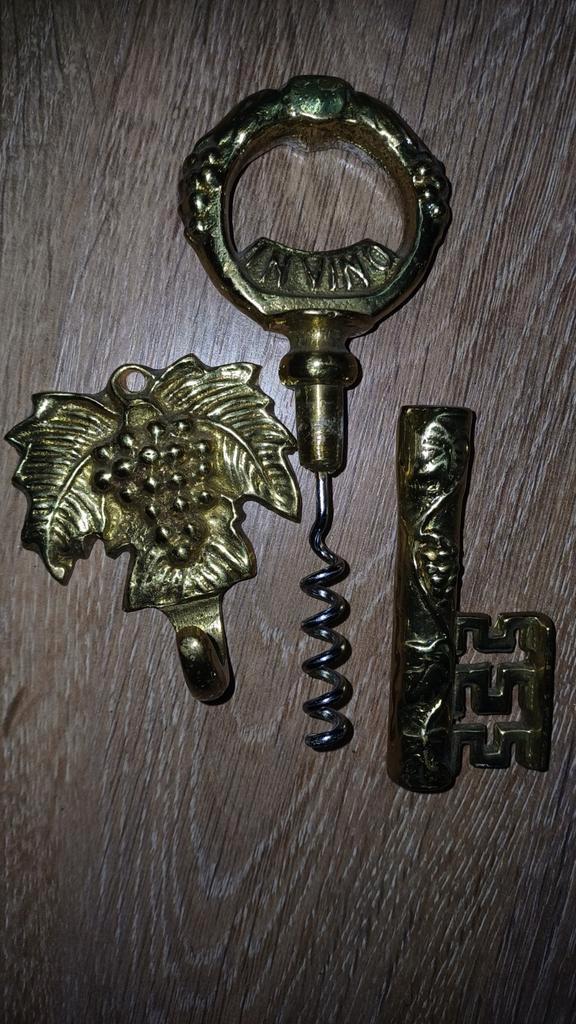 Decoratieve Wijnflesopener en Wandhaak - Vintage Stijl, Huis en Inrichting, Keuken | Keukenbenodigdheden, Gebruikt, Ophalen of Verzenden