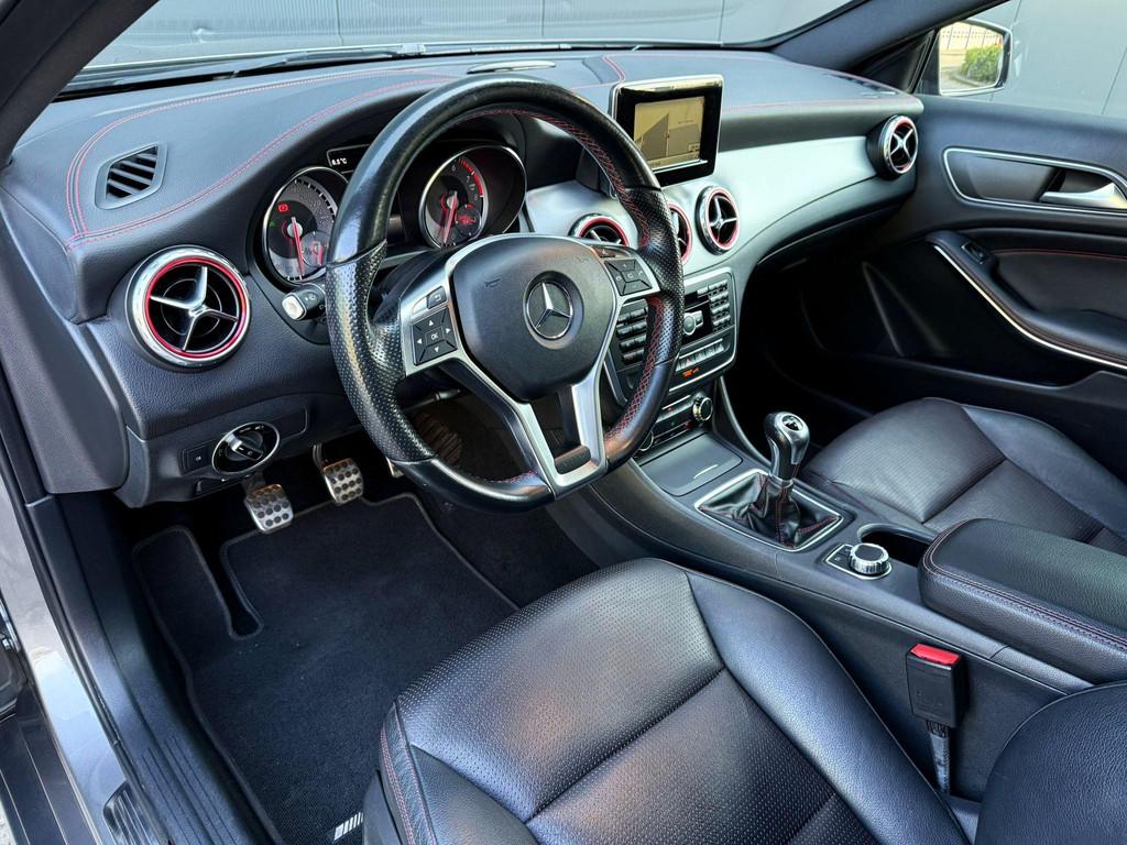 Mercedes-Benz GLA-klasse 200 AMG line Leer / navi / camera /, Voorwielaandrijving, Gebruikt, Bedrijf, Handgeschakeld