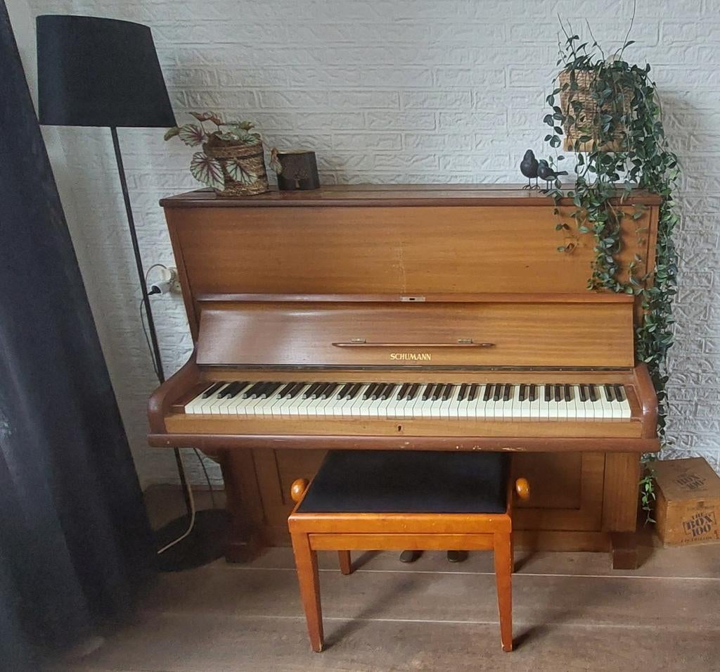 Gratis piano, Muziek en Instrumenten, Ophalen, Gebruikt, Bruin