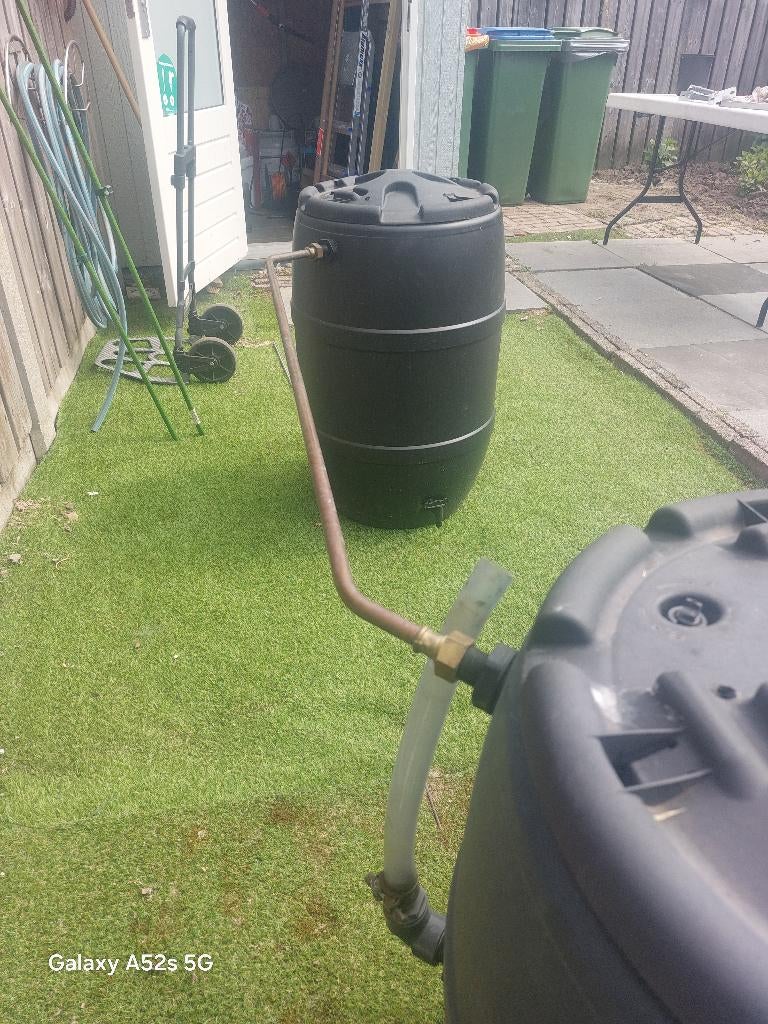 2 regen tonnen, Tuin en Terras, Regentonnen, Ophalen, Kunststof, Gebruikt, Met kraantje