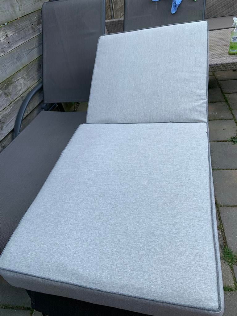 Loungekussen set voor buiten - Grijs zgn, Ophalen, Zo goed als nieuw