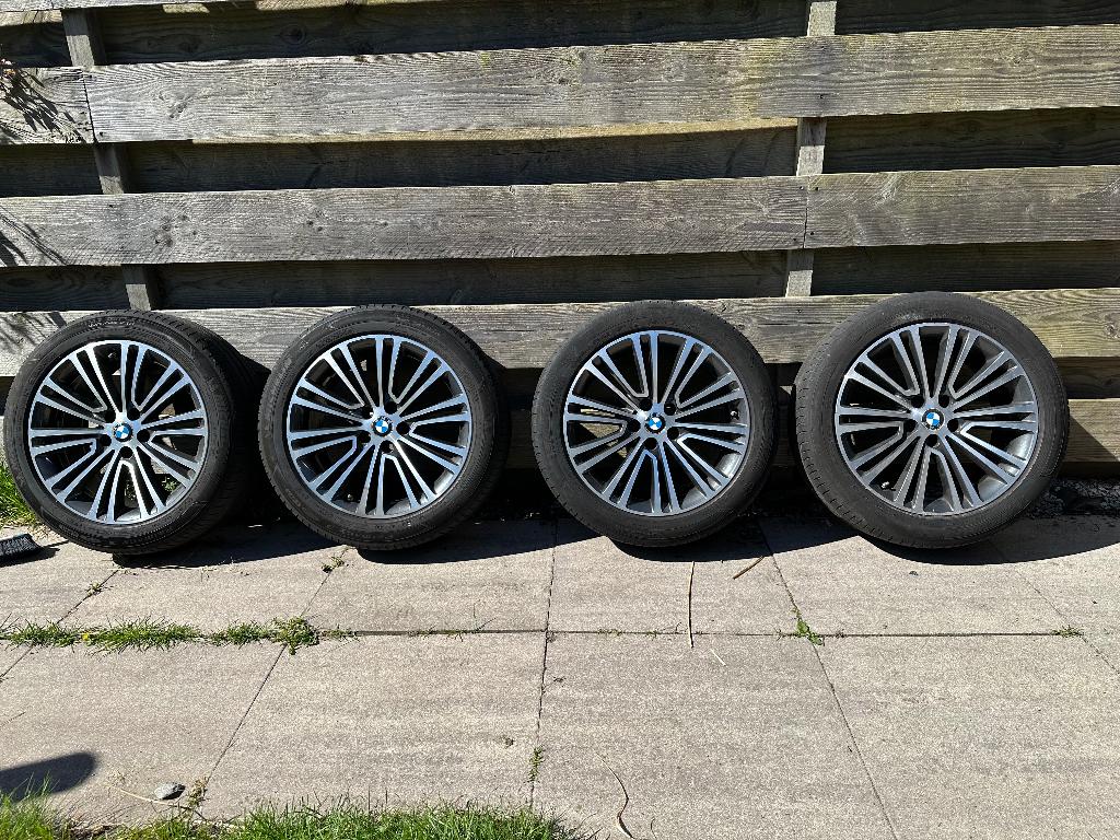 4x 18 inch velgen en banden Bmw, Auto-onderdelen, Banden en Velgen, Ophalen, 18 inch, Banden en Velgen, Personenwagen
