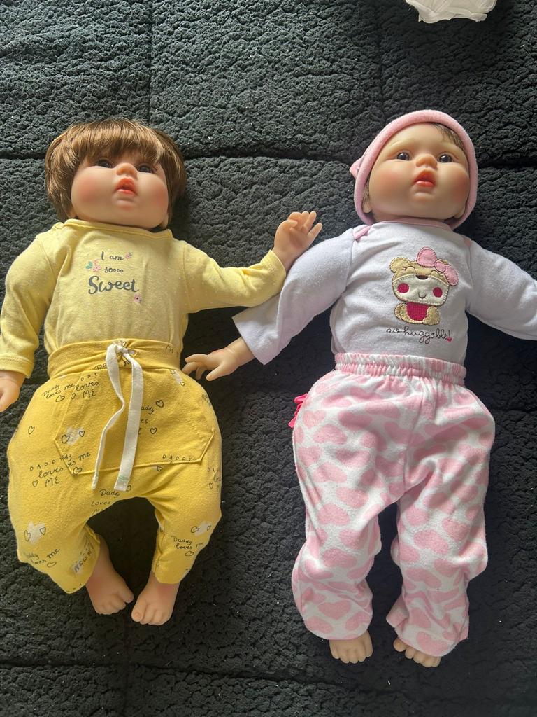 2 reborn poppen met veel kleding en accessoires, Ophalen of Verzenden, Gebruikt, Babypop