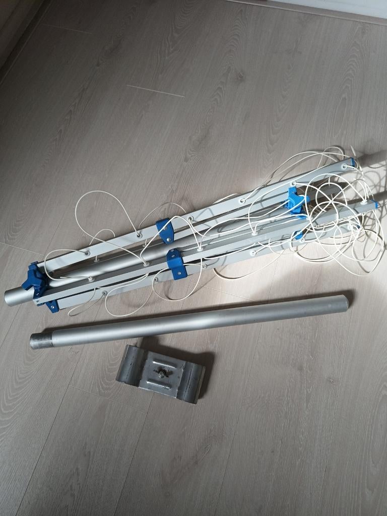 Droogmolen voor caravan dissel, incl. bevestiging, Ophalen, Gebruikt