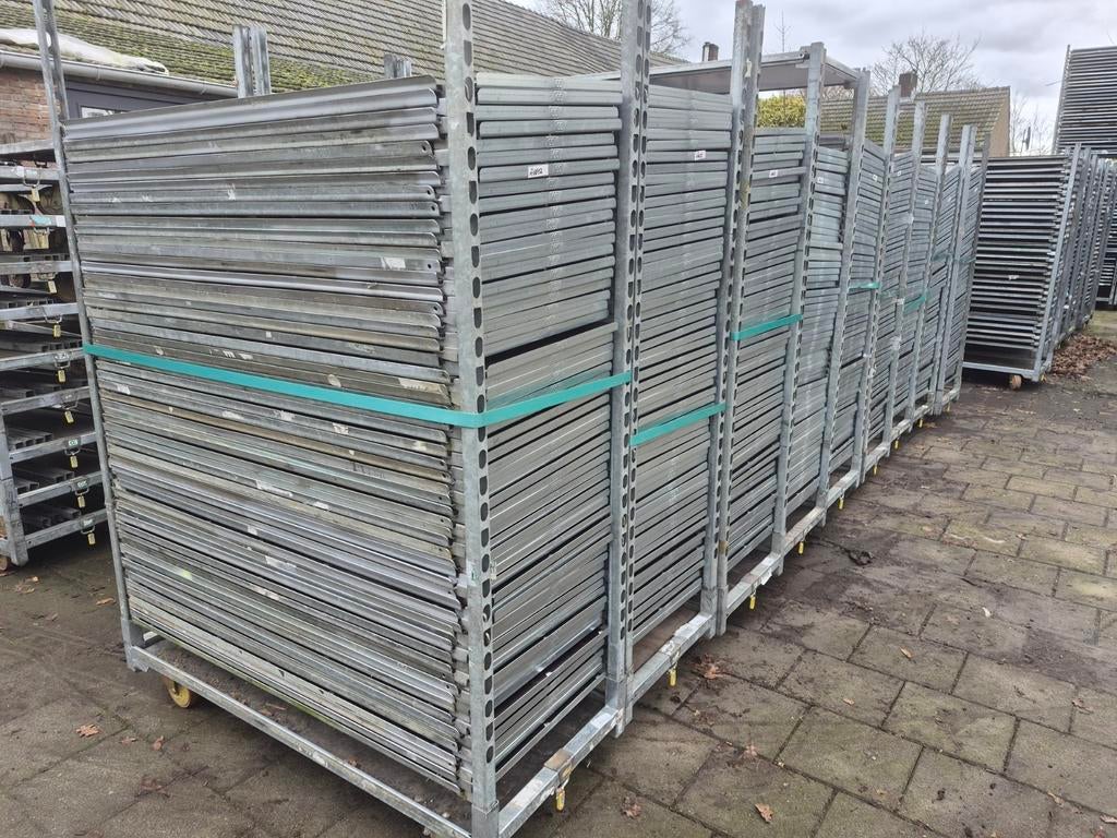 Cc platen,  container schappen, leggers, Ophalen