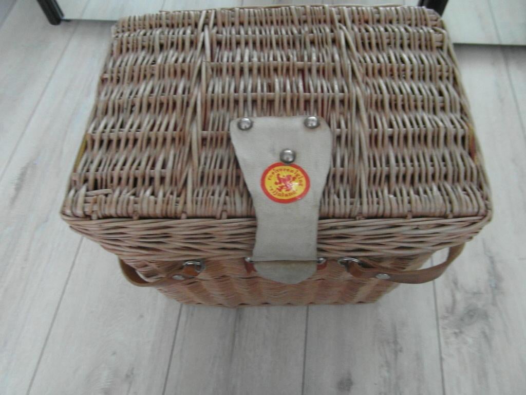 Rieten mand met picknick spullen, Ophalen of Verzenden, Gebruikt